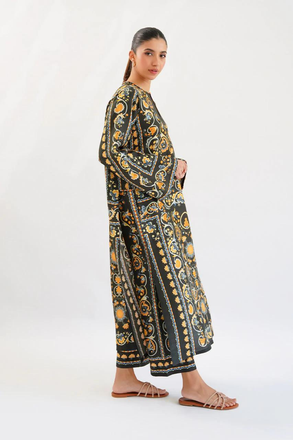 LEAH'24- ARMANA (2PC) - second image