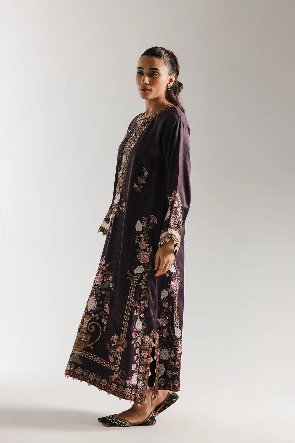 Rozana Collection SS '26 Drop I - Embroidered Kaftan | E4038/103/518 - second image