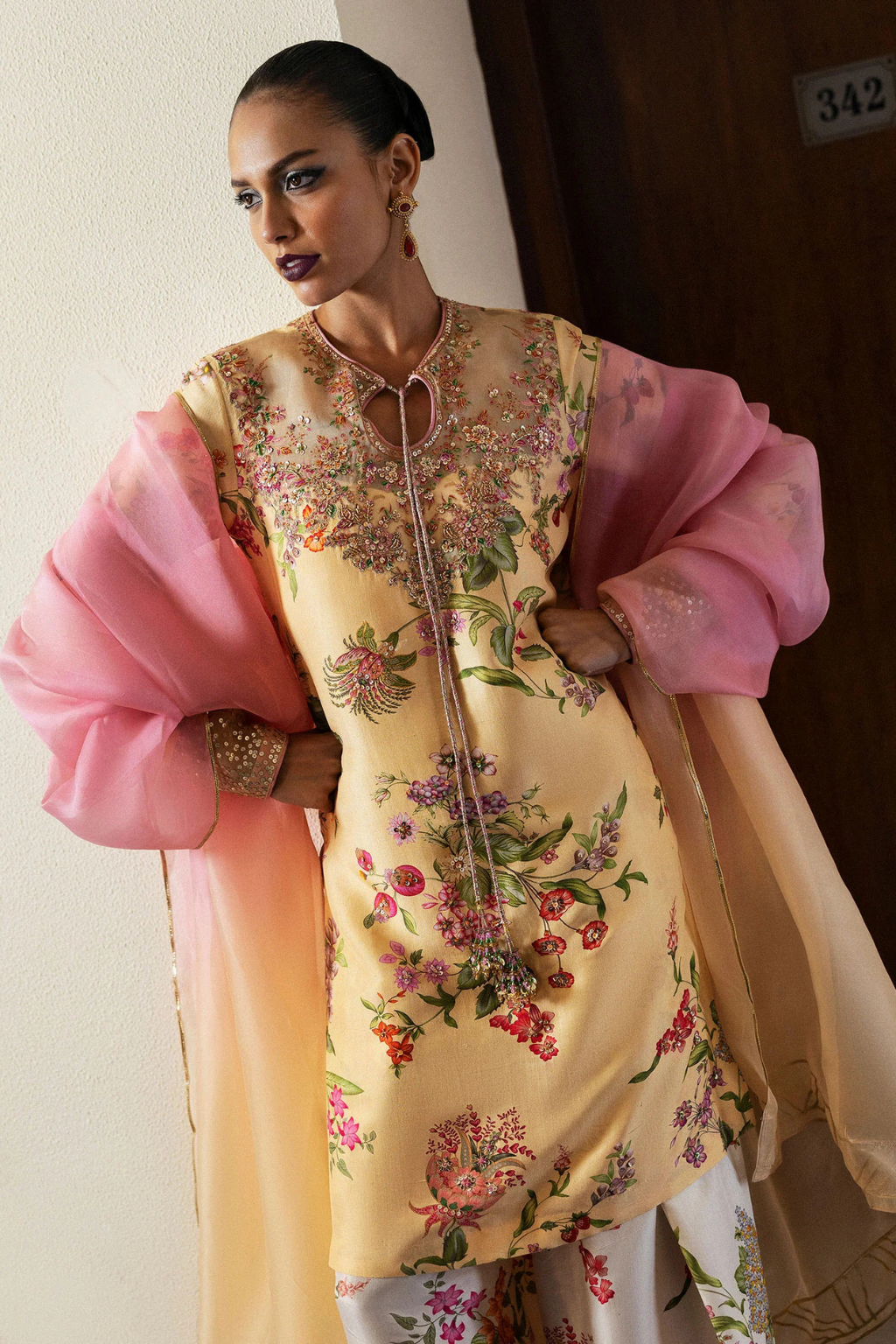 BASIC NOT BASIC V- ASHER - second image