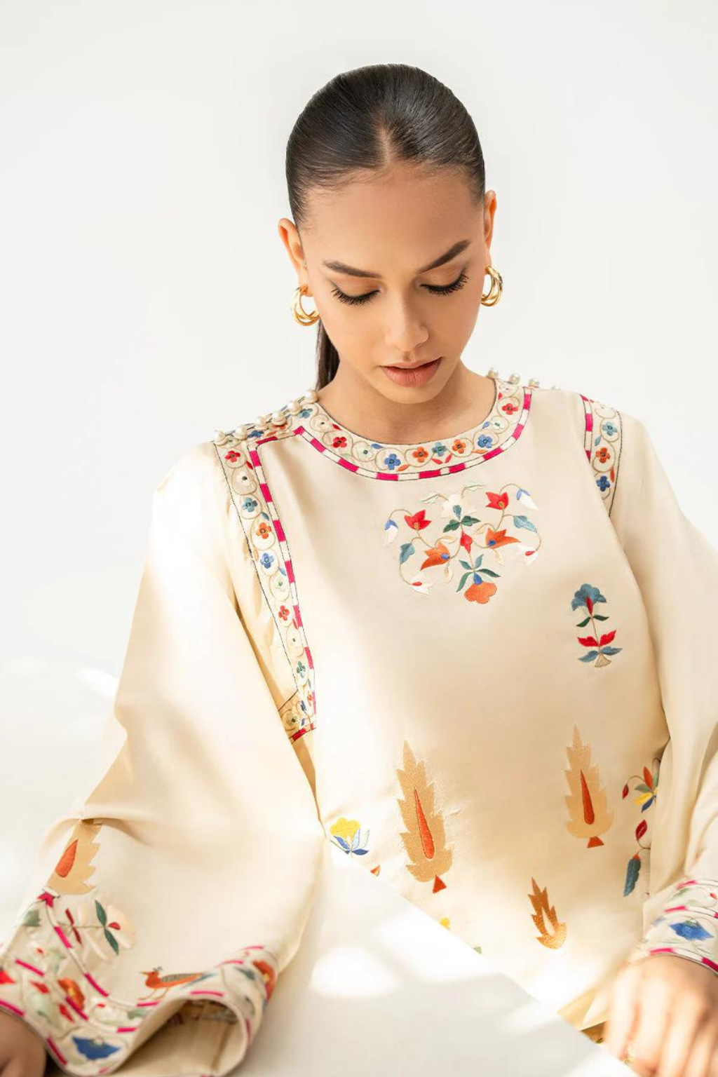 LEAH'24- MINAH (2PC) - second image