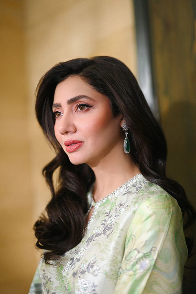 Secrets & Silk '25 - Lyra