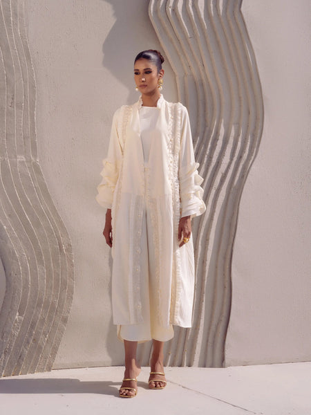 Iqa
Cove'25 - Esmee – Ivory