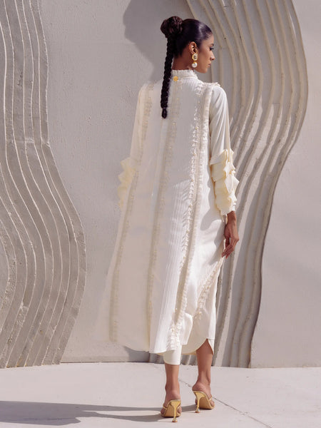 Iqa
Cove'25 - Esmee – Ivory