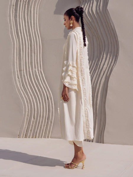 Iqa
Cove'25 - Esmee – Ivory