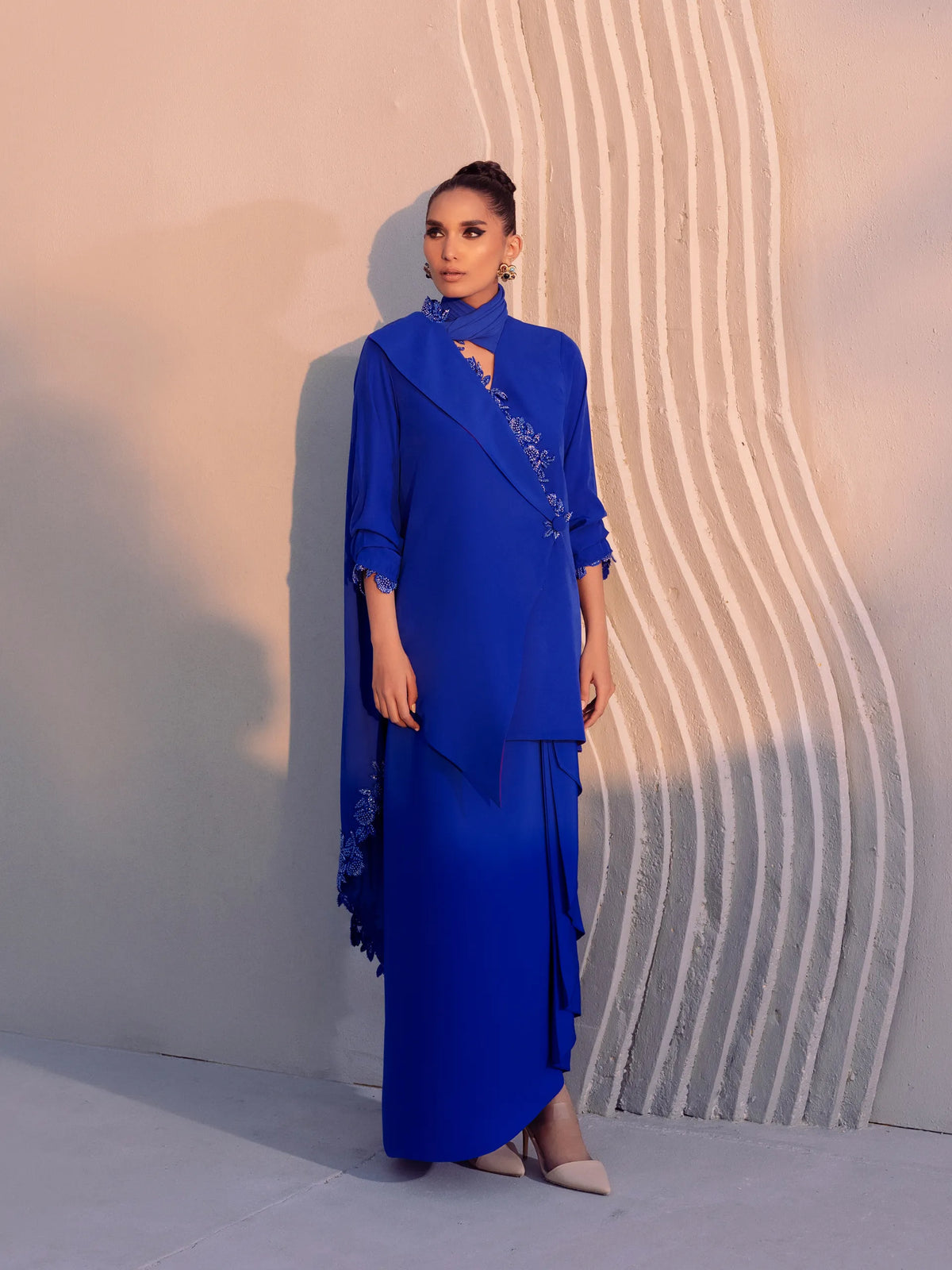 Iqa
Cove'25 - Aurora – Ink Blue