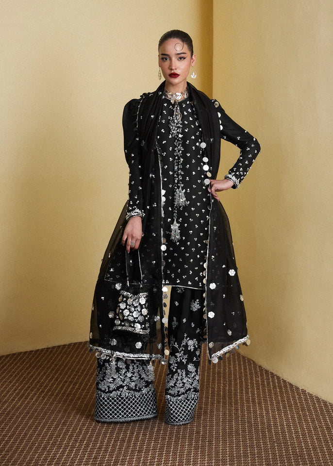 Hussain Rehar
SS Luxury Pret'25 - Kiara