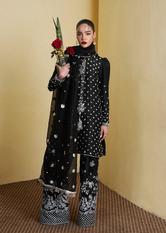 Hussain Rehar
SS Luxury Pret'25 - Kiara