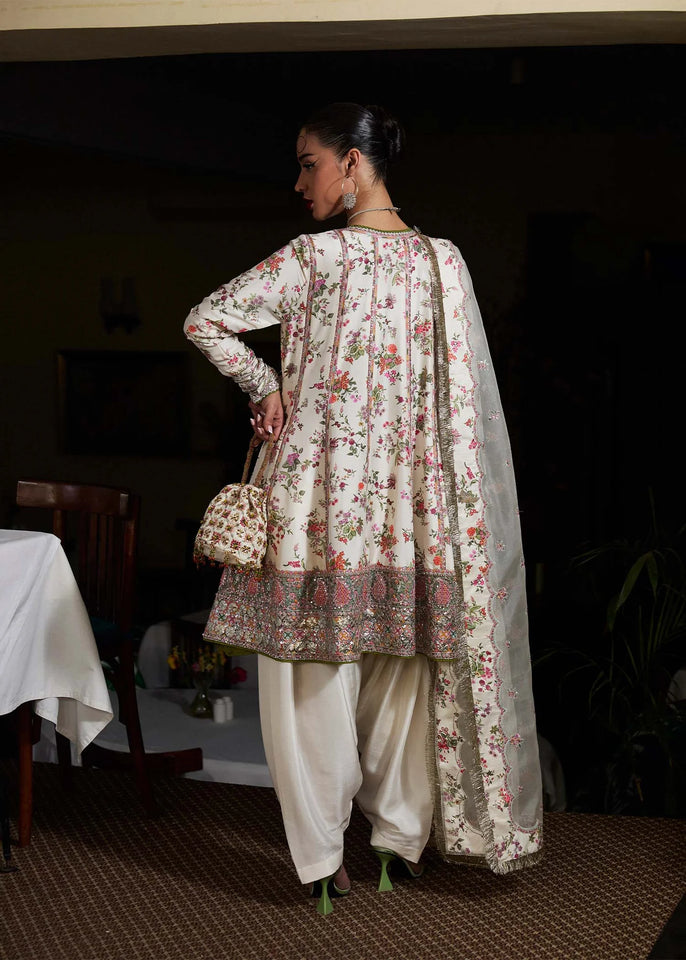 Hussain Rehar
SS Luxury Pret'25 - Inara