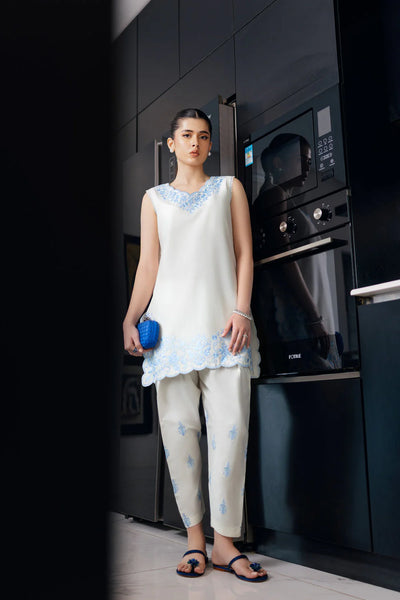 Staycation '25 - IVORY LUXURY EMBROIDERED 2PCS SET (NPA2-25303)