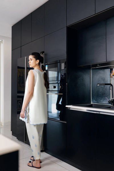 Staycation '25 - IVORY LUXURY EMBROIDERED 2PCS SET (NPA2-25303)