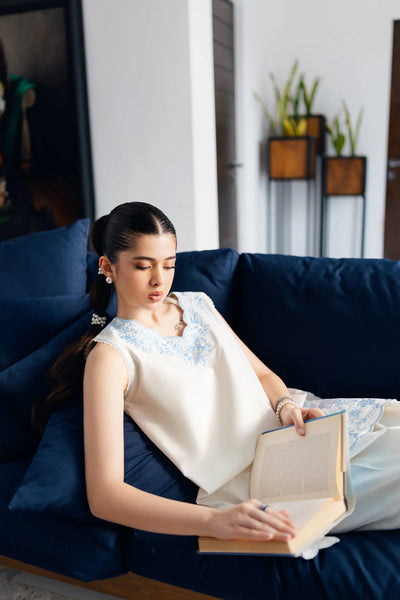 Staycation '25 - IVORY LUXURY EMBROIDERED 2PCS SET (NPA2-25303)