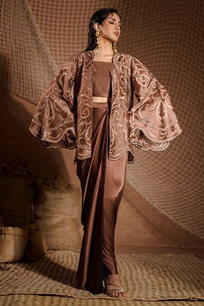 Latte Lace '25 - Talia