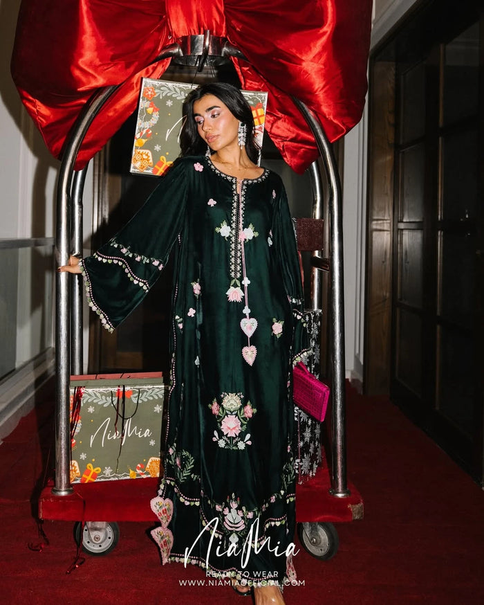 Winter Wonderland '25 - Mistletoe