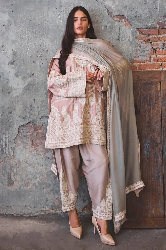 Diffusion '26 - Dusty Pink Zari-thread Embroidered Kurta Set