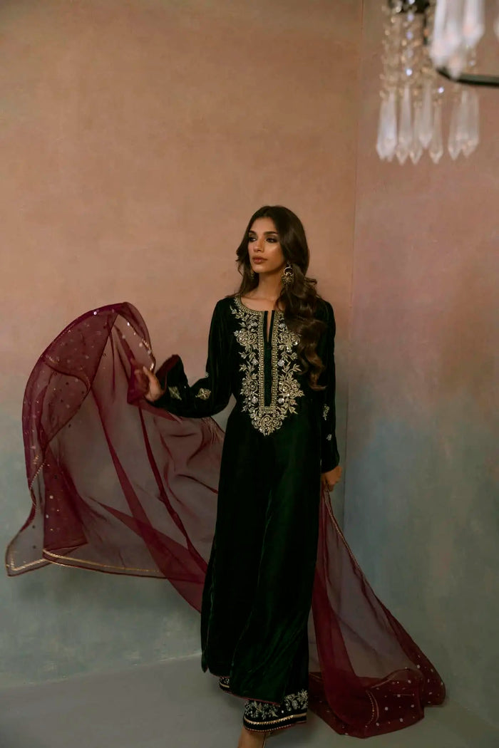 Velvet '25 - Enigma Green - second image