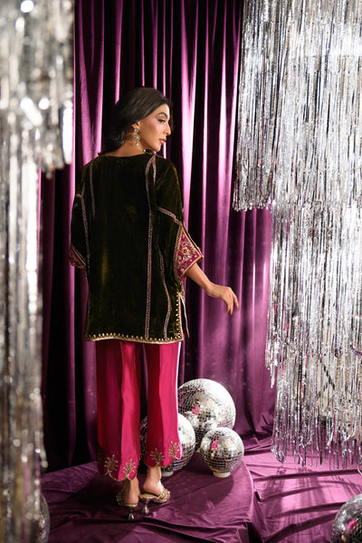 Mara Velvet Luxe '25 - Zucchini