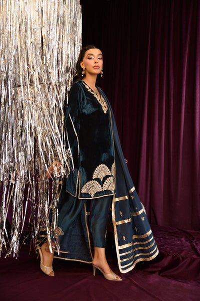 Mara Velvet Luxe '25 - Blue Bird