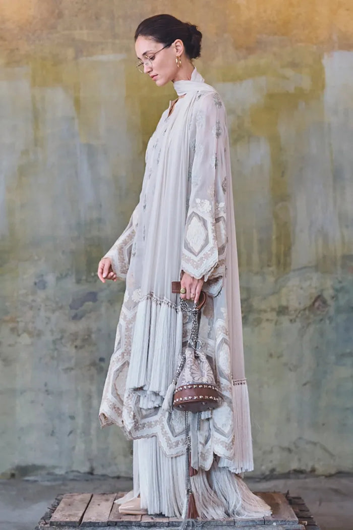 Diffusion '26 - Ivory And Beige Embroidered Kurta Set - second image