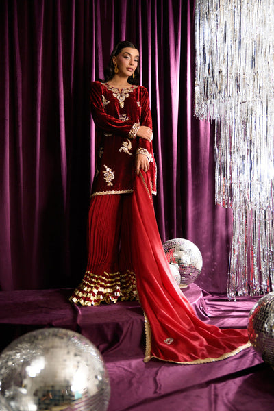 Mara Velvet Luxe '25 - Cranberry