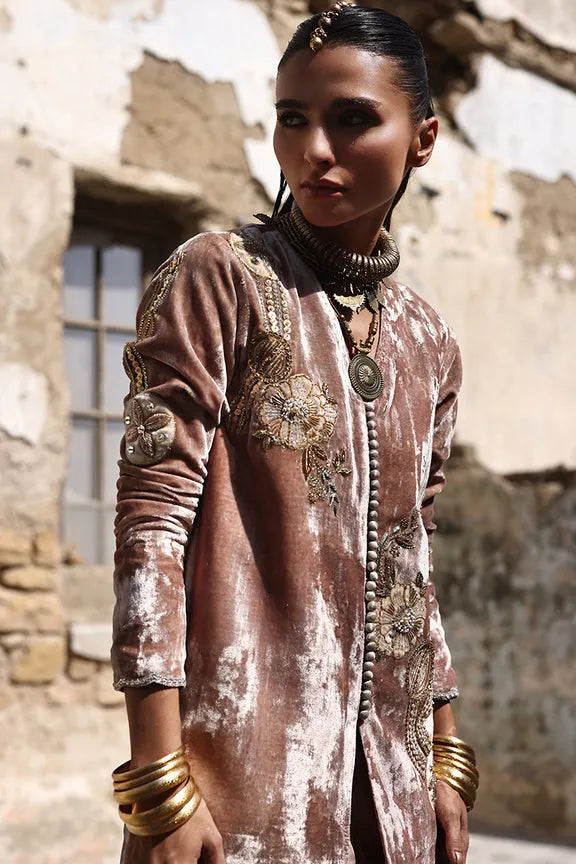 Velvet Luxe Edition F/W '25 - Nuha - second image