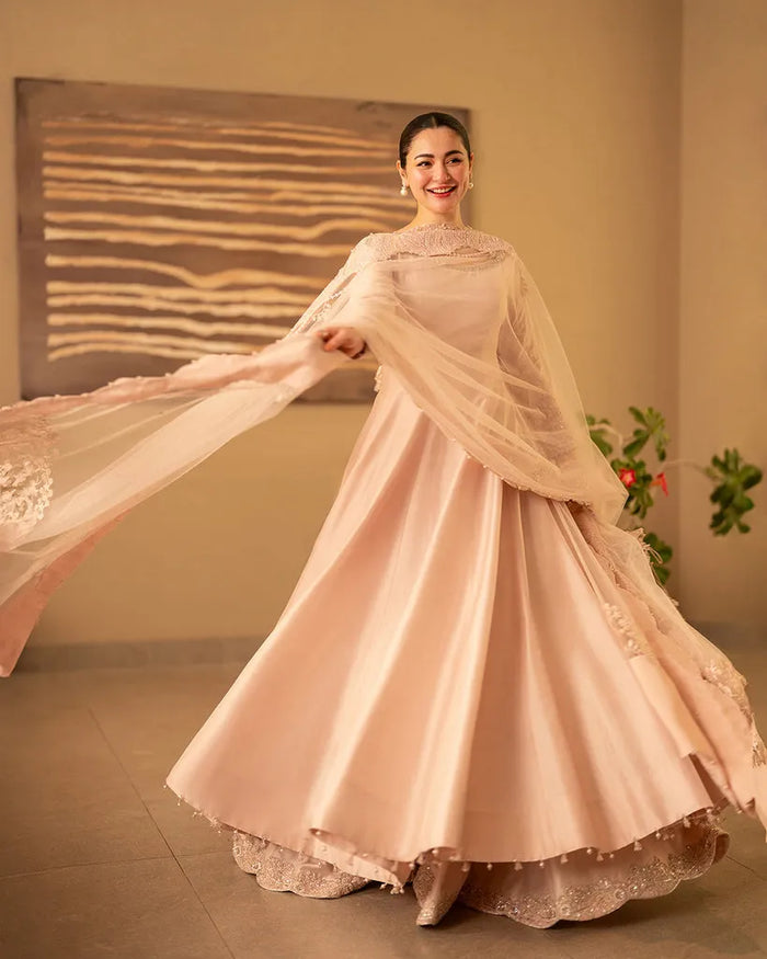 FAIZA SAQLAIN REINA '25 hover