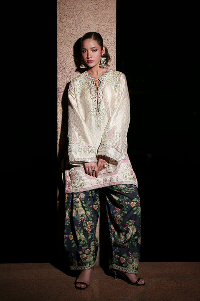 Boutique SS Drop I '26 - Embroidered Suit | E1014/104/002