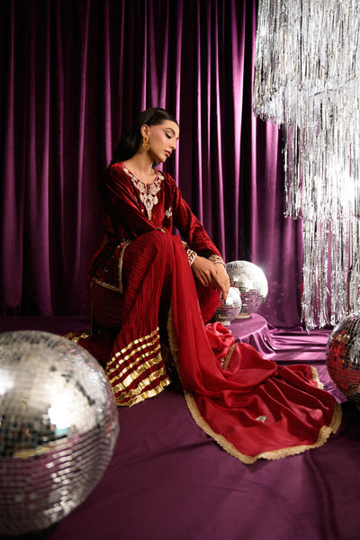Mara Velvet Luxe '25 - Cranberry