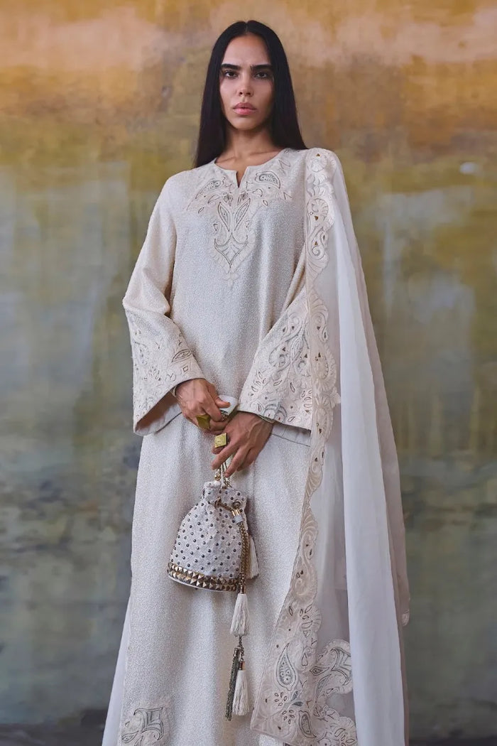 Diffusion '26 -ivory Thread And Zari Embroidered Kurta Set - second image