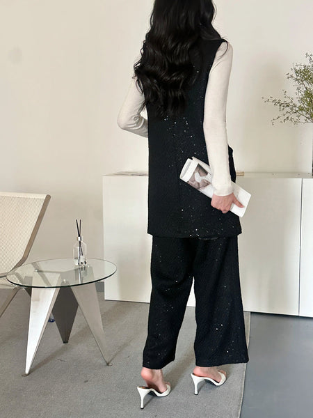 New In '25 - Fifi Sleeveless Tweed Suit