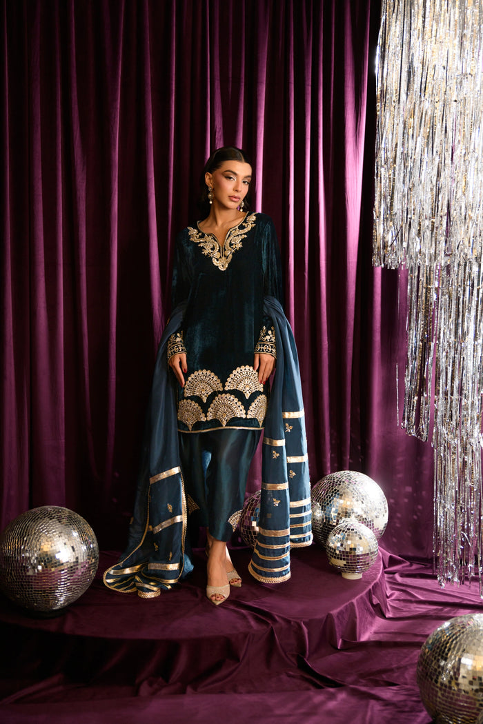 Mara Velvet Luxe '25 - Blue Bird