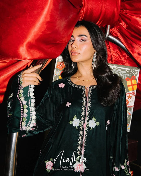 Winter Wonderland '25 - Mistletoe