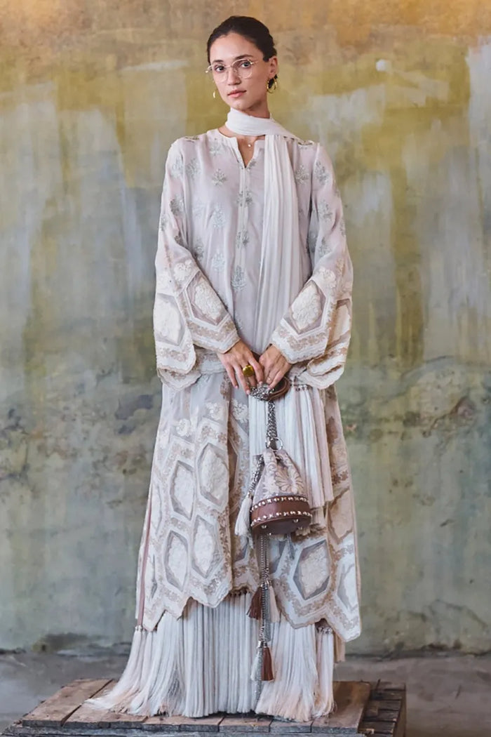 Diffusion '26 - Ivory And Beige Embroidered Kurta Set