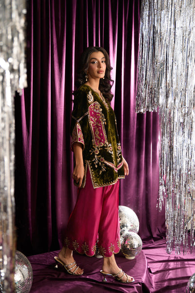 Mara Velvet Luxe '25 - Zucchini