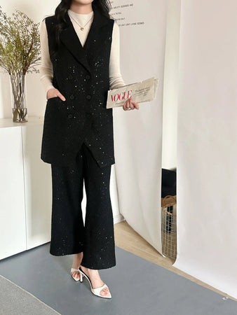 New In '25 - Fifi Sleeveless Tweed Suit
