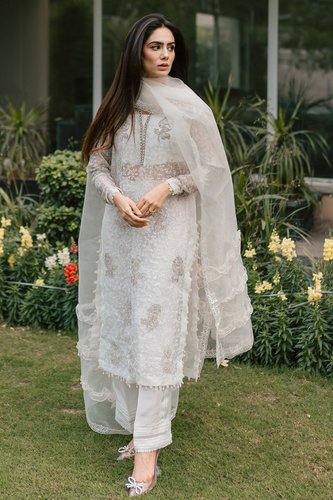 PARI - Elegant Off White Silk Ensemble