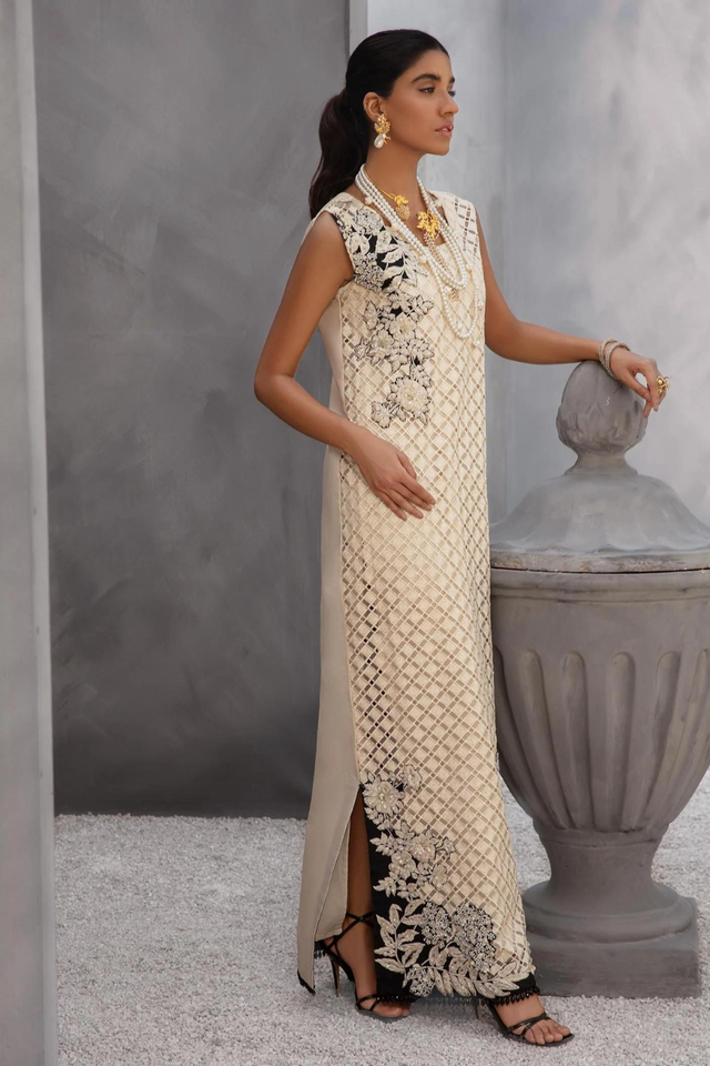 SUAVE Timeless Elegance: Black & White Cutwork Ensemble