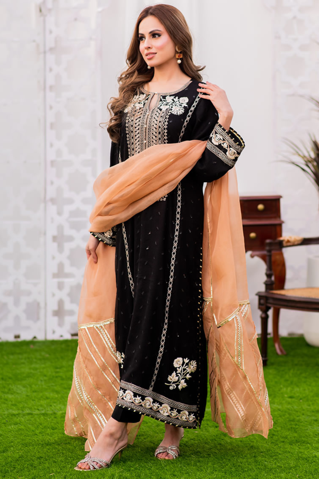 SHAZIA RAUF KHAN ZURIE'24- SOPHIE (3pc)