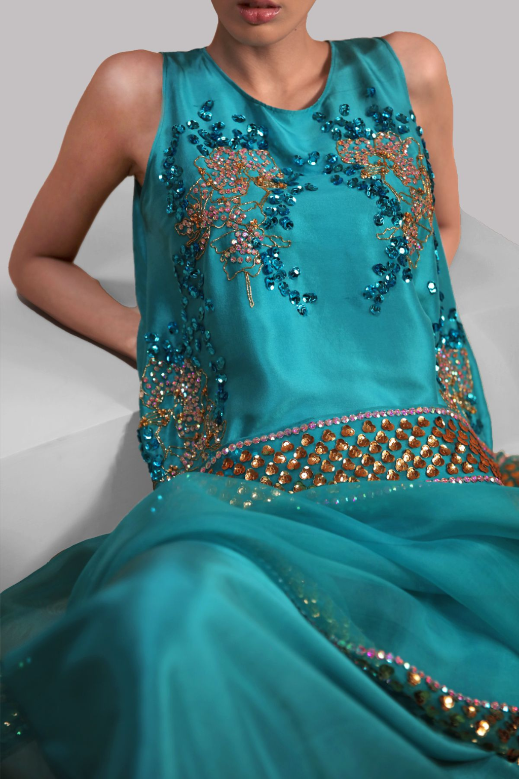 VEREDIAN GREEN EMBELLISHED RAW SILK SET - second image