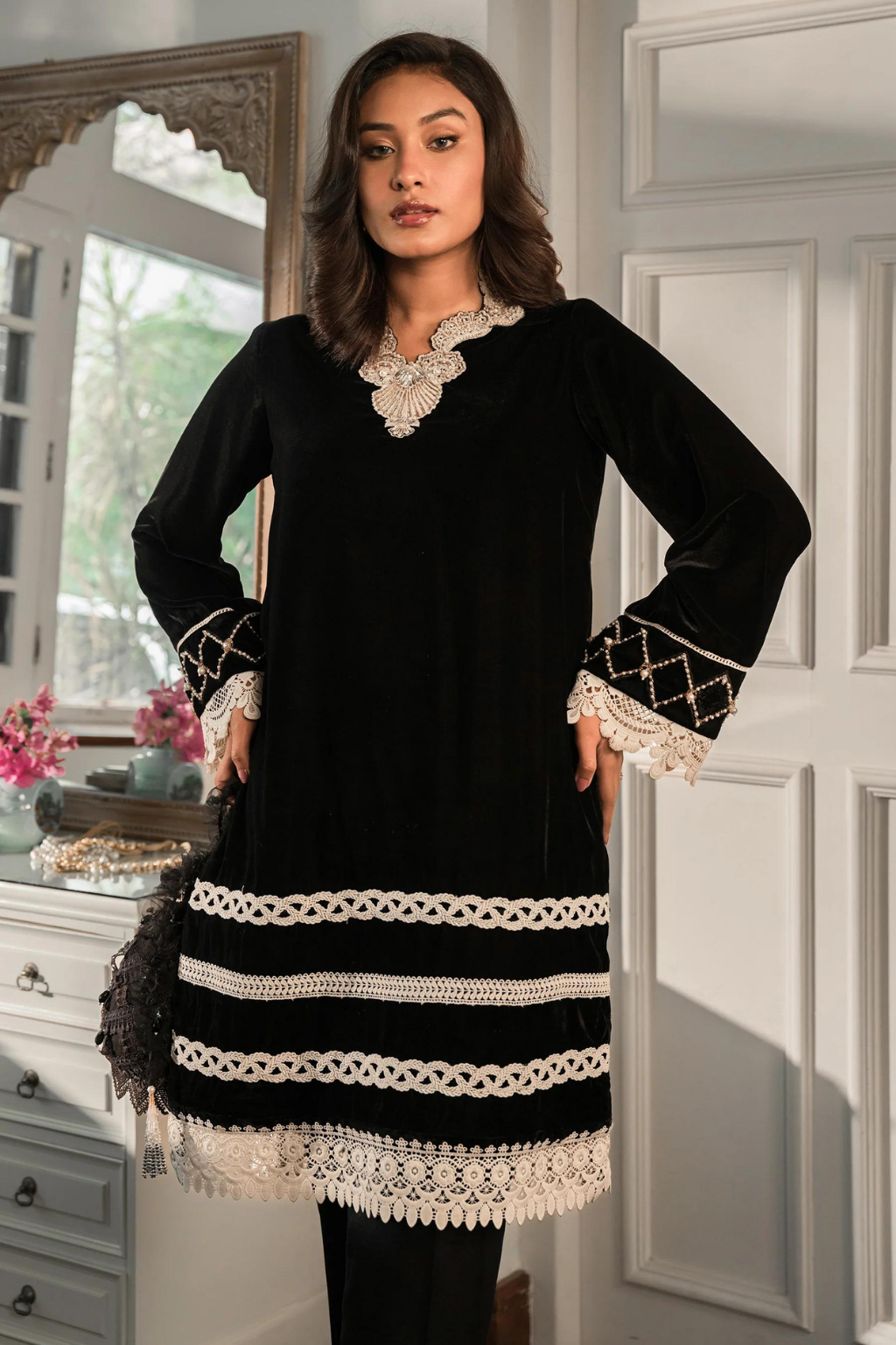 MONOCHROME VELVET (D-18)