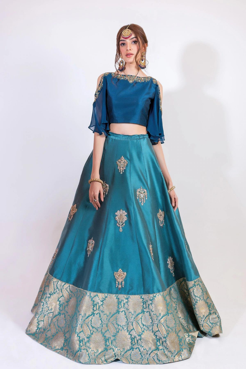 MODERN LEHNGA CHOLI (D5)