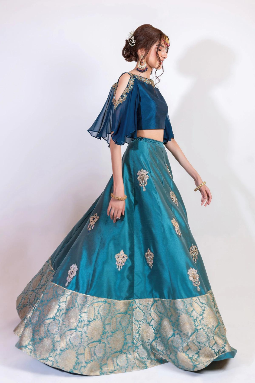MODERN LEHNGA CHOLI (D5) - second image