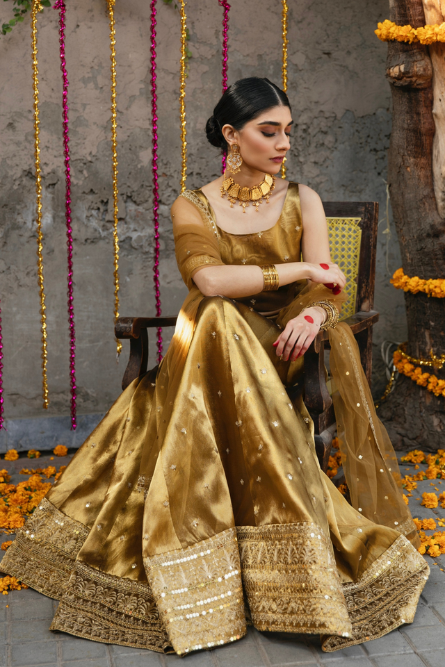 GOLDEN  LEHANGA CHOLI set