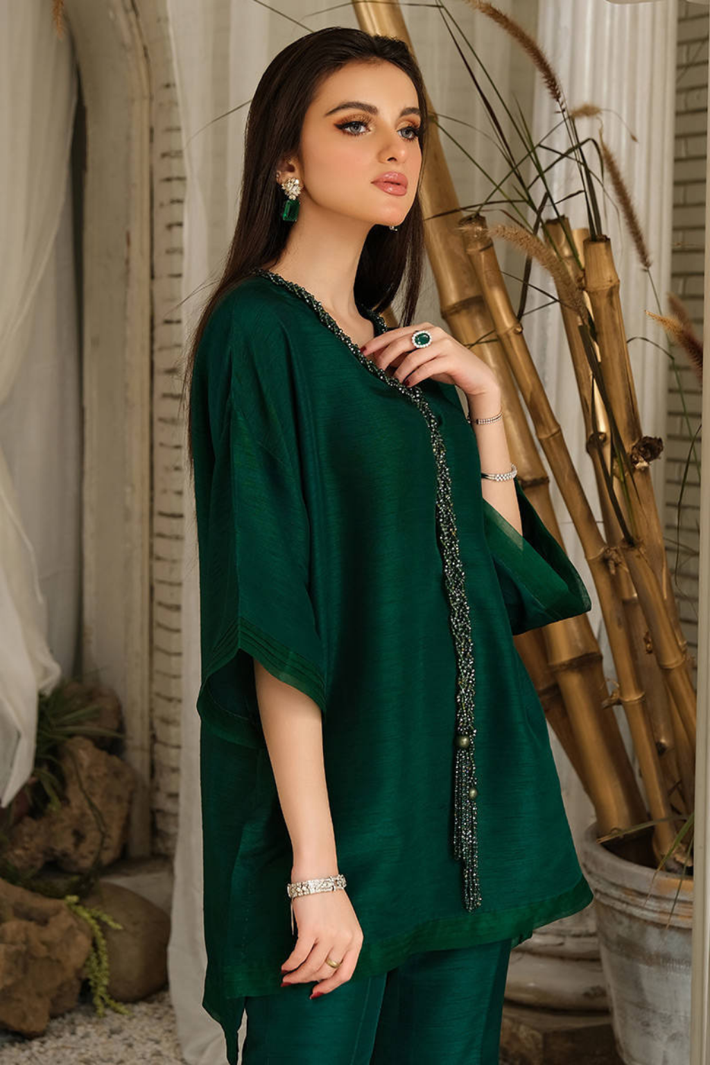 EMERALD WITH PANTS - second image