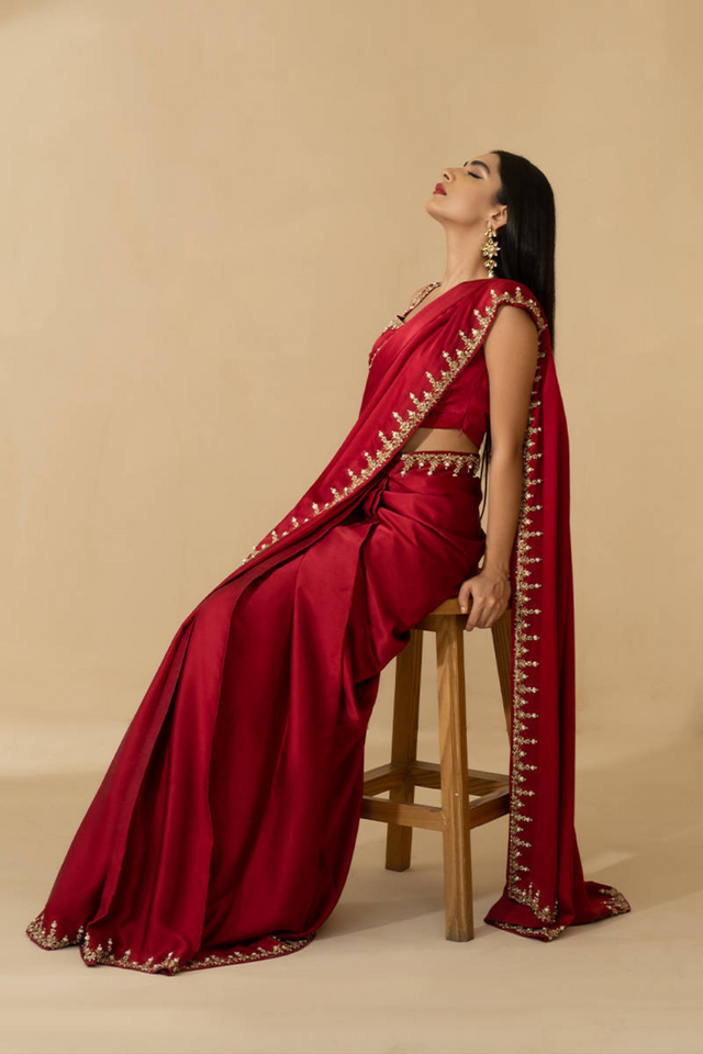 MAROON SARI by Farida Hasan's Luxe Pret'22 collection at Bilal Garment