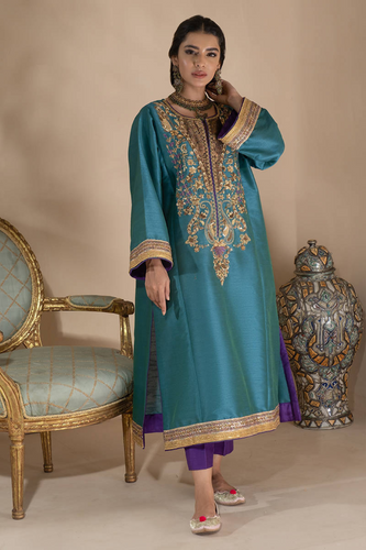ANTIQUE GOLD WITH PANTS set by Farida Hasan's Luxe Pret'22 collection