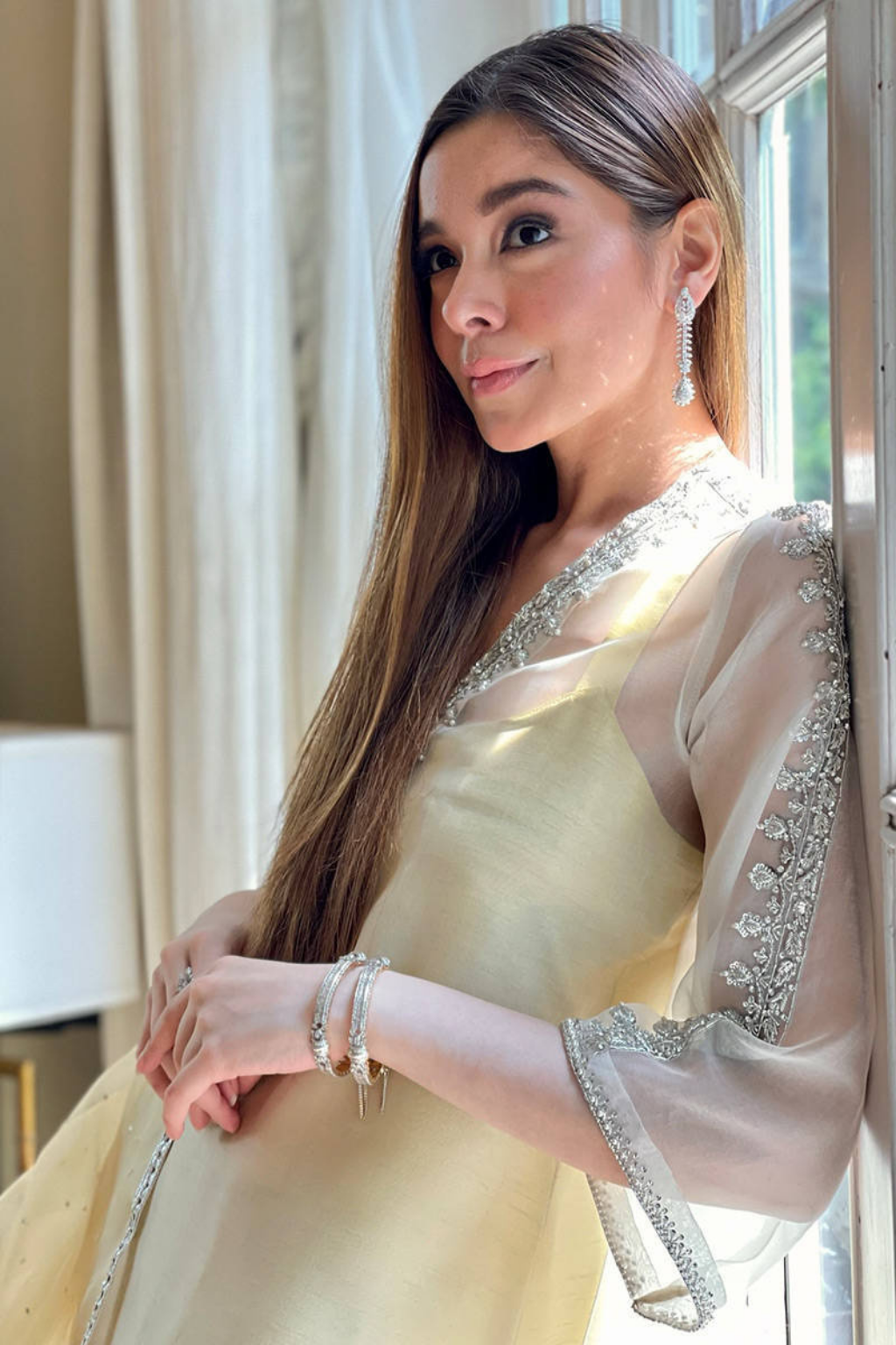 LEMON SPARKLE WITH PANTS - second image