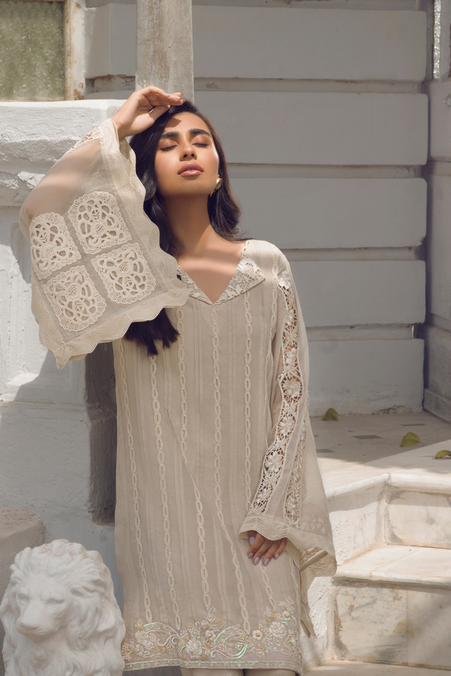 AMOUR Ivory Organza Ensemble | Faiza Rehman