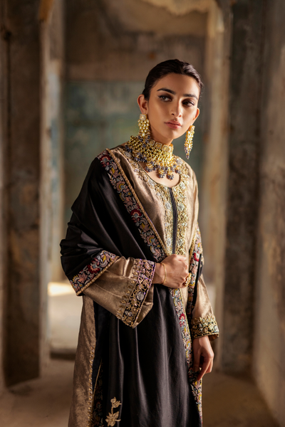 SHAHJAHAN Black Zardozi Silk Stole & Antique Tissue Outfit