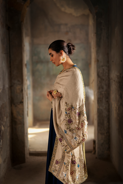 RAQS: Ivory Jamavar Silk Stole with Resham & Zardozi | Faiza Rehman