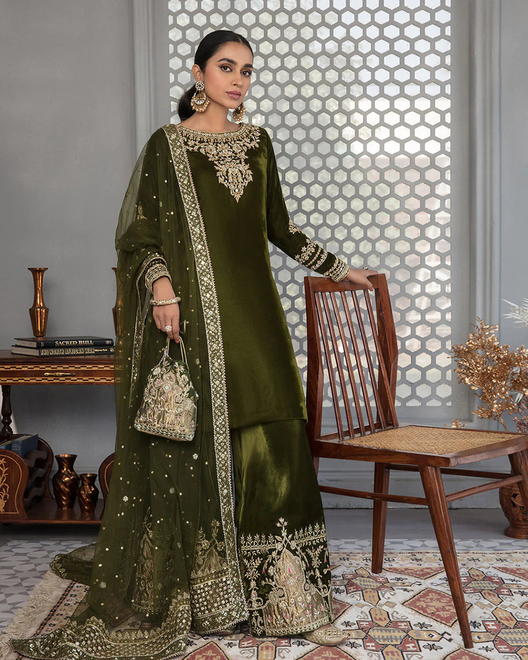 ARHAMA moss green kurta & velvet pants set 